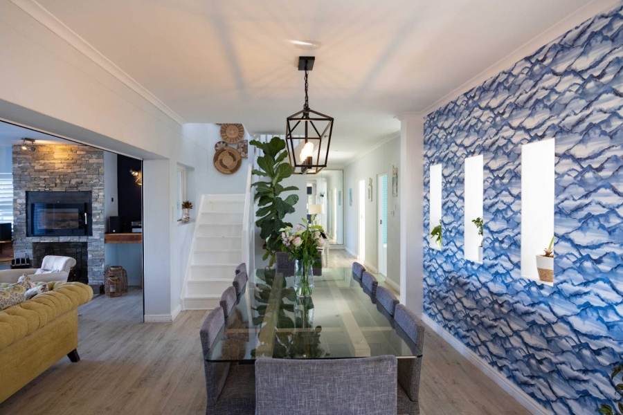 5 Bedroom Property for Sale in Crofters Valley Western Cape